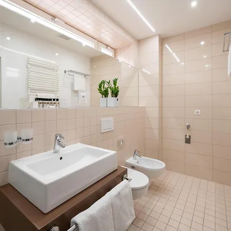 Viola Hotel 4*