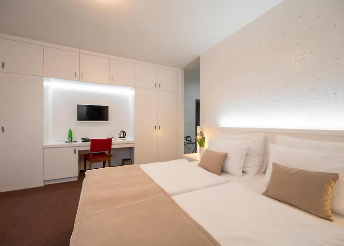 Hotell Viola 4*